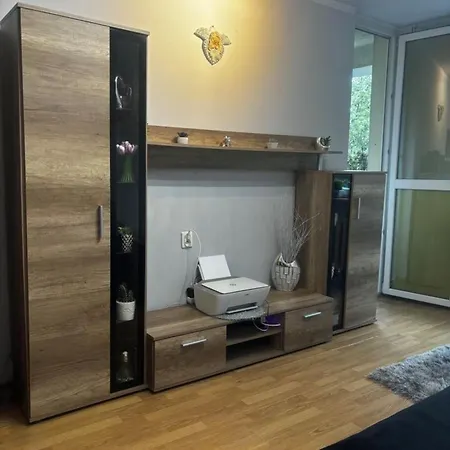 Cozy Bedroom Close To City Centre, Poland 民宿 华沙