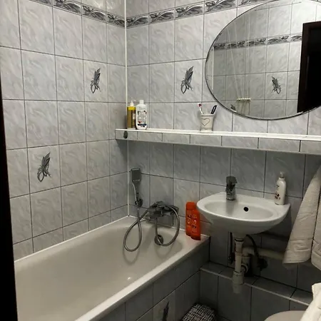 Cozy Bedroom Close To City Centre, Poland 民宿 *